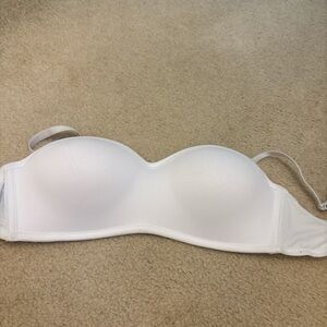 Elegant White Strapless Bra